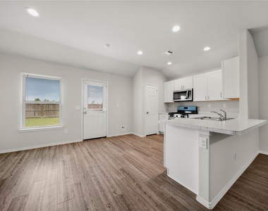 3602 Conquest Circle - Photo Thumbnail 4
