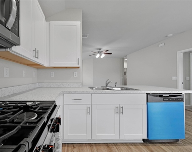 3602 Conquest Circle - Photo Thumbnail 6