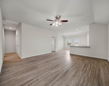 3602 Conquest Circle - Photo Thumbnail 1