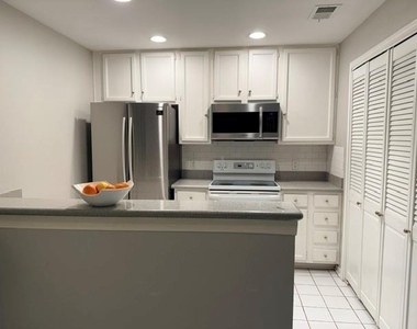 11711 Memorial Drive - Photo Thumbnail 5