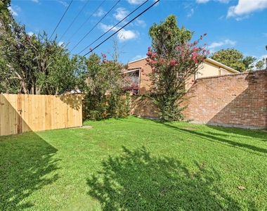 5702 Old Lodge Drive - Photo Thumbnail 27