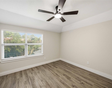 5702 Old Lodge Drive - Photo Thumbnail 21