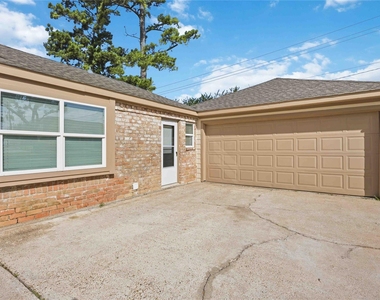 5702 Old Lodge Drive - Photo Thumbnail 26