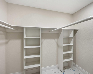5702 Old Lodge Drive - Photo Thumbnail 15