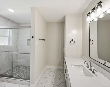 5702 Old Lodge Drive - Photo Thumbnail 14