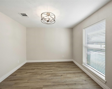 5702 Old Lodge Drive - Photo Thumbnail 5
