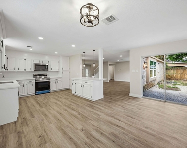 5702 Old Lodge Drive - Photo Thumbnail 7