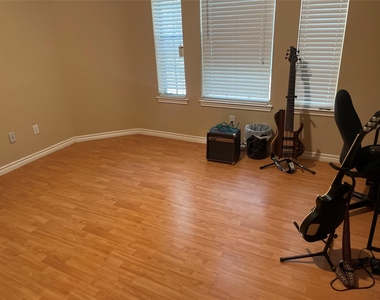 21219 Flat Creek Lane - Photo Thumbnail 5