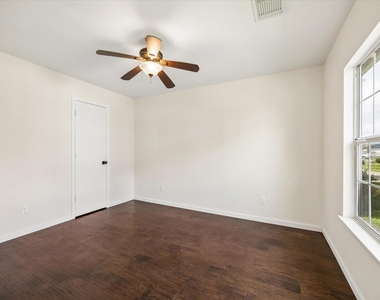 6106 Settlers Lake Circle E - Photo Thumbnail 16
