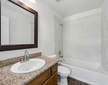 6106 Settlers Lake Circle E - Photo Thumbnail 17