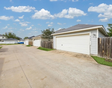 6106 Settlers Lake Circle E - Photo Thumbnail 23