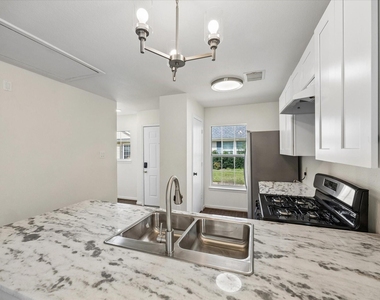 6106 Settlers Lake Circle E - Photo Thumbnail 5