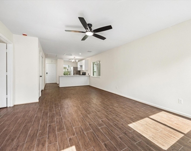 6106 Settlers Lake Circle E - Photo Thumbnail 9