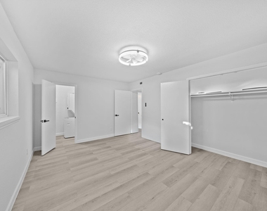 14333 Memorial Drive - Photo Thumbnail 10