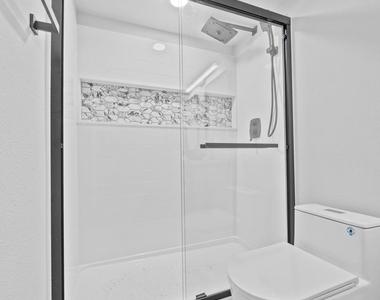 14333 Memorial Drive - Photo Thumbnail 7