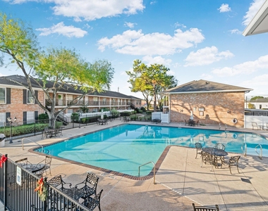 14333 Memorial Drive - Photo Thumbnail 12