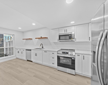 14333 Memorial Drive - Photo Thumbnail 5