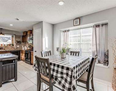 2618 Count Eric Drive - Photo Thumbnail 9