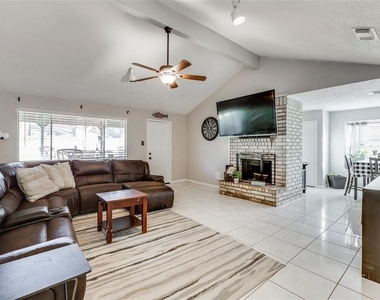 2618 Count Eric Drive - Photo Thumbnail 5