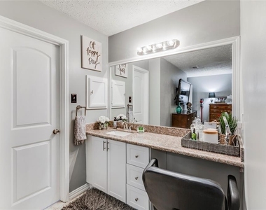 2618 Count Eric Drive - Photo Thumbnail 20
