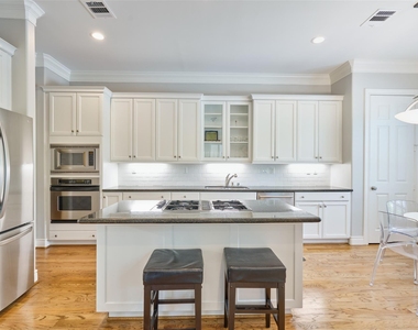 4028 Gramercy Street - Photo Thumbnail 16