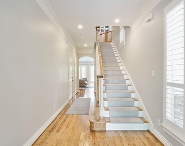 4028 Gramercy Street - Photo Thumbnail 8