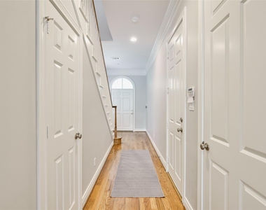 4028 Gramercy Street - Photo Thumbnail 10