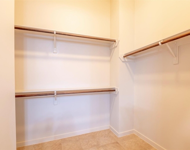 4040 Center Street - Photo Thumbnail 20