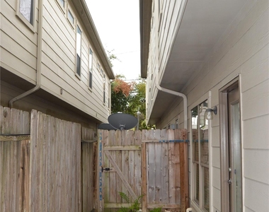 4040 Center Street - Photo Thumbnail 23