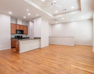 4040 Center Street - Photo Thumbnail 5
