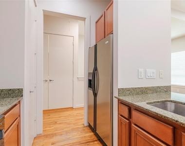 4040 Center Street - Photo Thumbnail 9