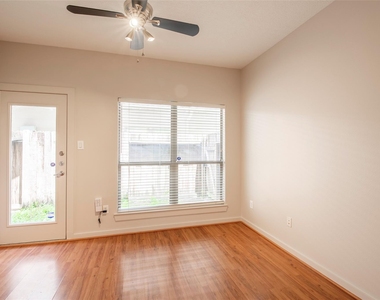 4040 Center Street - Photo Thumbnail 17