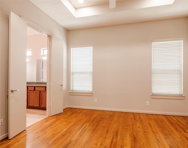 4040 Center Street - Photo Thumbnail 12