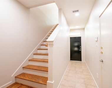 4040 Center Street - Photo Thumbnail 2