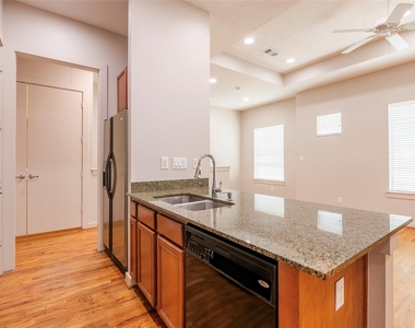 4040 Center Street - Photo Thumbnail 7