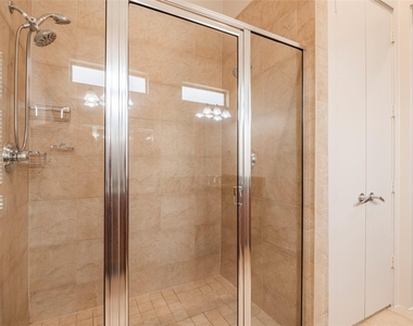 4040 Center Street - Photo Thumbnail 14