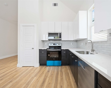 7614 Avenue L - Photo Thumbnail 11