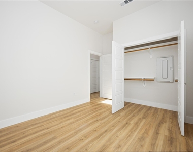 7614 Avenue L - Photo Thumbnail 15