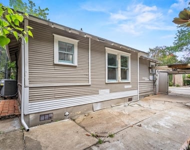 304 Bomar Street - Photo Thumbnail 16