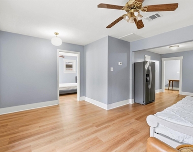 304 Bomar Street - Photo Thumbnail 7