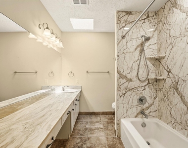 496 N Post Oak Lane - Photo Thumbnail 22