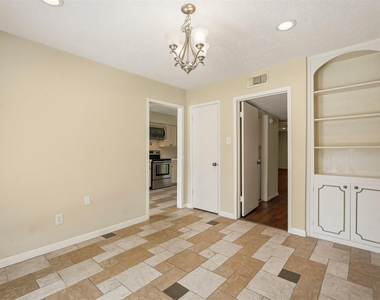496 N Post Oak Lane - Photo Thumbnail 9