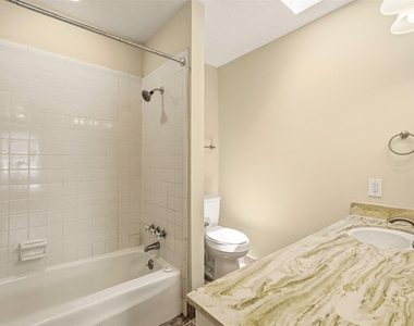 496 N Post Oak Lane - Photo Thumbnail 21