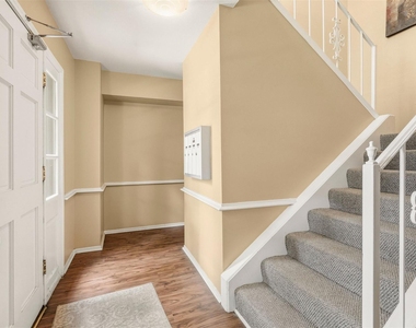 496 N Post Oak Lane - Photo Thumbnail 1
