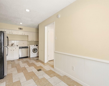 496 N Post Oak Lane - Photo Thumbnail 17