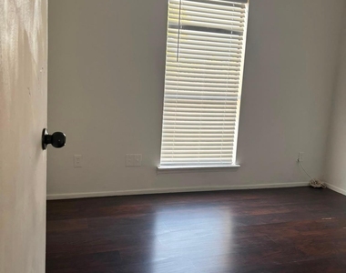 12668 Windsor Village Drive - Photo Thumbnail 10