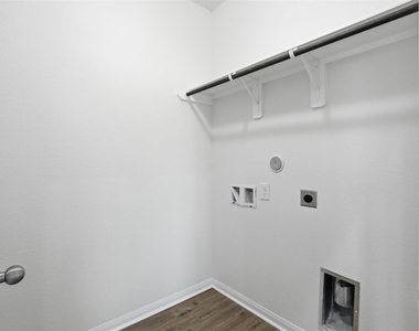 3503 Cannon Drive - Photo Thumbnail 9