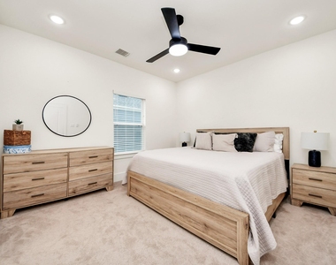 901 Lehman Street - Photo Thumbnail 26
