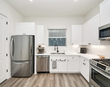 901 Lehman Street - Photo Thumbnail 15