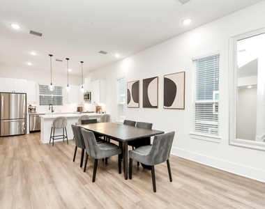 901 Lehman Street - Photo Thumbnail 9
